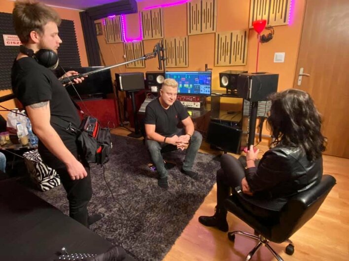 Popularny wokalista disco polo już dziś na antenie TVP1! Jorrgus gościem programu "Alarm"