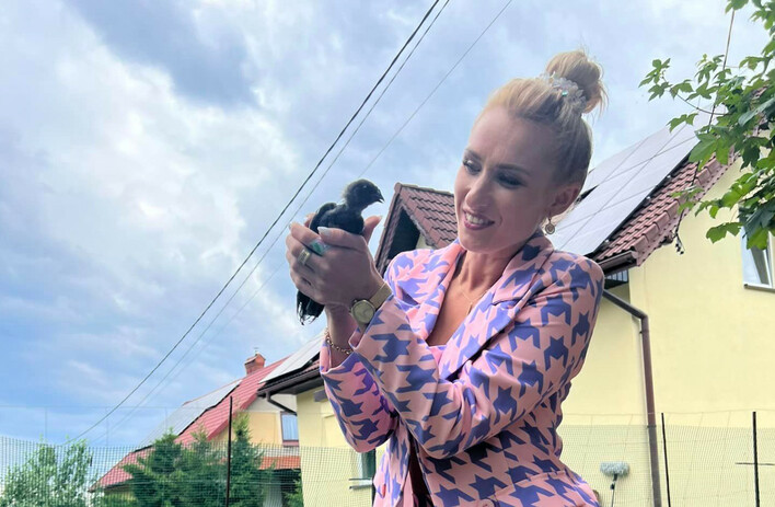 Gwiazda disco polo Laviola w programie „Damy i wieśniaczki„! Niezwykła zamiana życiami