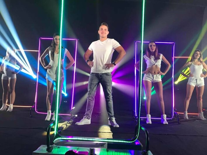 Gwiazda disco polo pod wrażeniem młodego Artysty! Zobacz szczegóły!