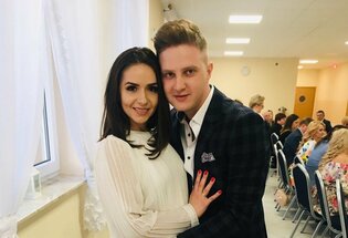 Wokalista zespołu Piękni i Młodzi świętuje 4 rocznicę ślubu! 