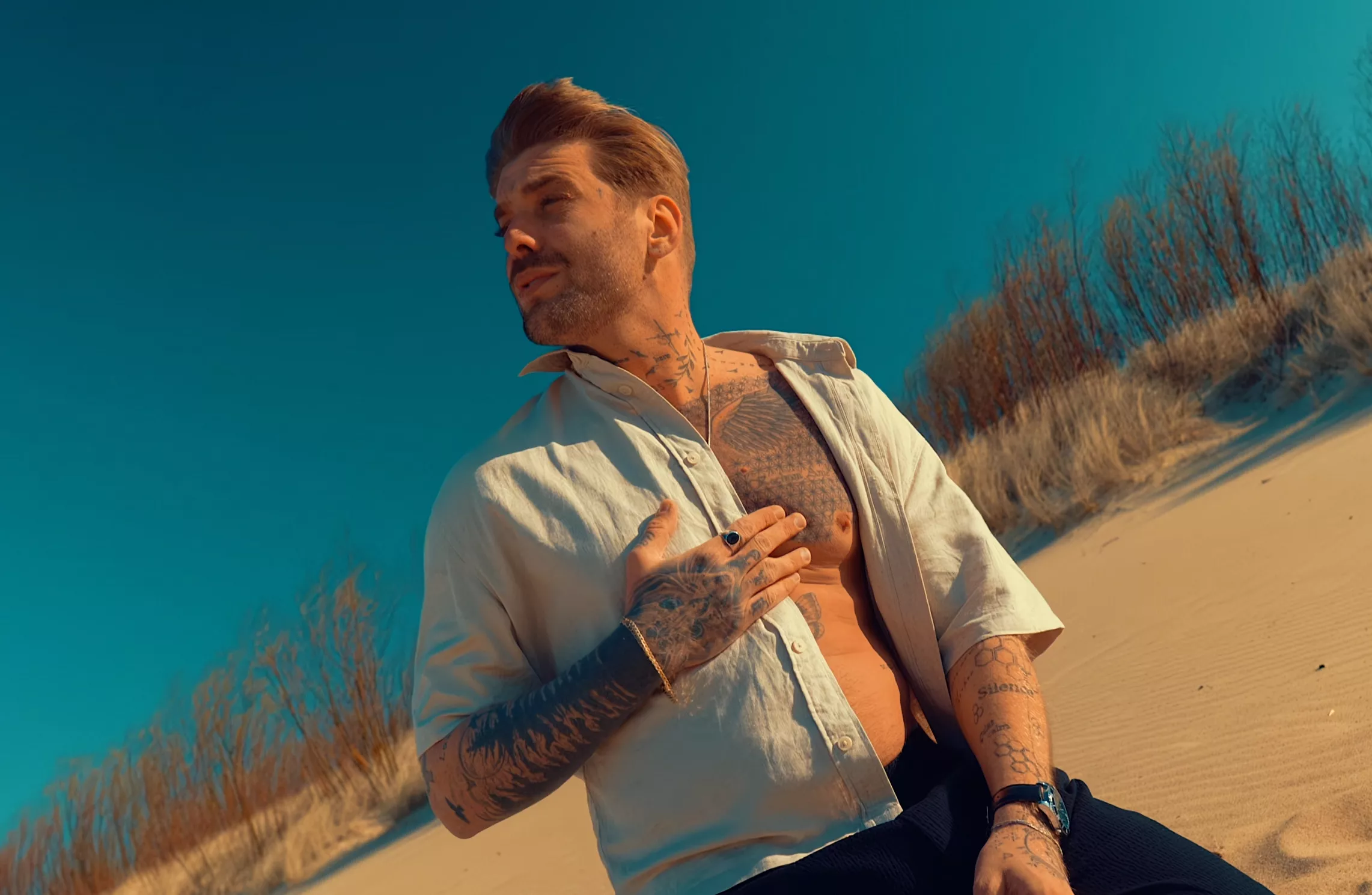 Gwiazda Love Island i finalistka Disco Star w jednej piosence. „Moja Cisza" Bajorka i Vel Evel rozkłada na łopatki