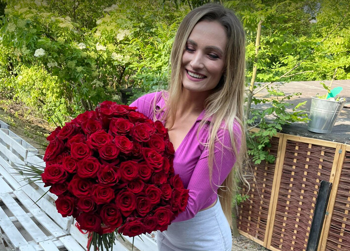 Gwiazda muzyki disco polo tajemniczo zakochana? Kogo dotyczy jej najnowsza piosenka! Kim jest tajemniczy M?!