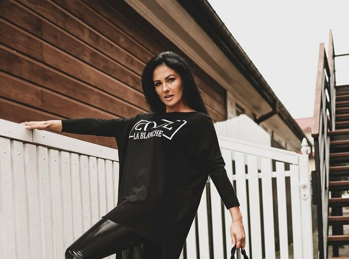 Nie można oderwać wzroku! Uwielbiana gwiazda disco polo olśniła fanów swoimi pięknymi nogami.