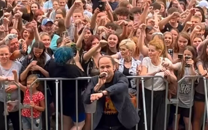 Gwiazda rock-polo zaskakuje! Sławomir i Kajra z nowością! Przedpremiera utworu „240/h„