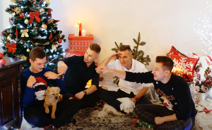 Gwiazdkowy hit od zespołu disco polo! Tego utworu będziemy słuchać przy świątecznym stole!