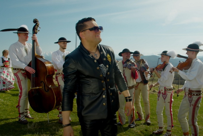 Jest góralem i gra disco polo! Zobaczcie nowość  Kordiana pt. ”Hulaj Dusza” | VIDEO podbija internet! 