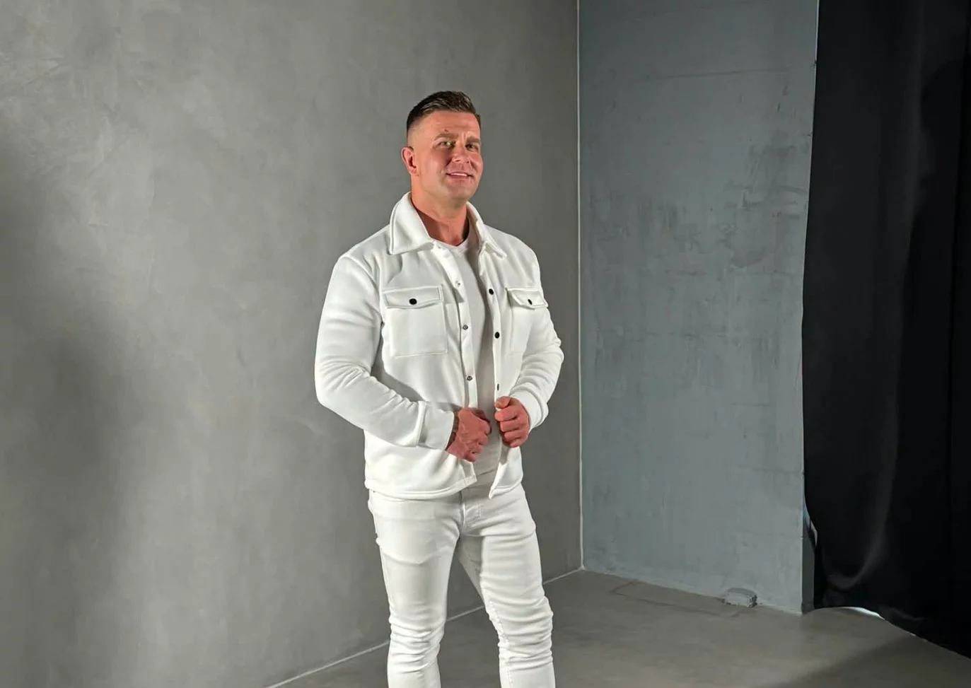 Gwiazdor disco polo Bartosz Jagielski o obrzydliwych amorach. Za odmowę spotkał go hejt w komentarzach