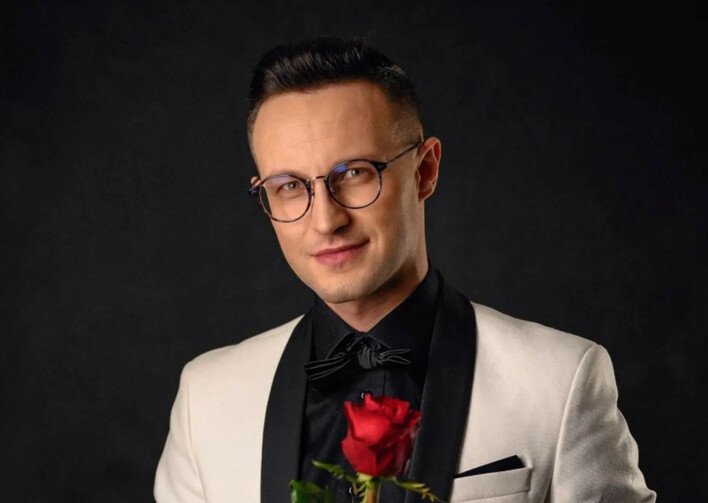 Gwiazdor disco polo Jakub Urbański upamiętnia śmierć Jana Pawła II w wyjątkowy sposób! Co zrobił? | VIDEO