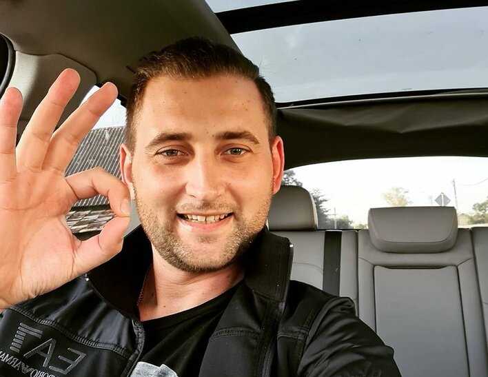 Gwiazdor disco polo ukrywał przez lata brata bliźniaka?! Wyglądają identycznie?! 