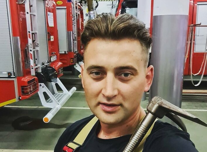 Zjawiskowa metamorfoza gwiazdora disco polo! Artysta pokazał się z grzywką!