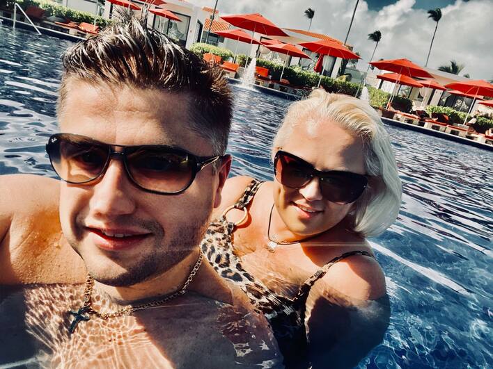 Żona gwiazdora disco polo sprawiła mężowi FANTASTYCZNĄ niespodziankę! Do końca życia tego nie zapomni! 