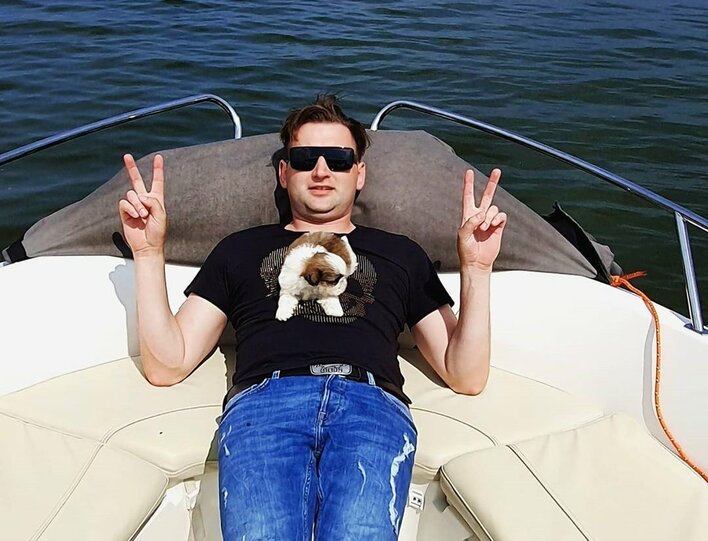 Gwiazdor disco polo na skuterze wodnym! Maszyna skradła jego serce!