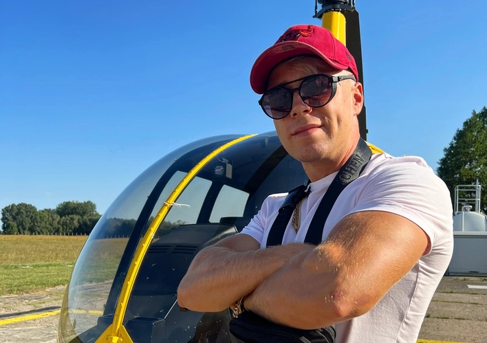 Gwiazdor disco polo przyleciał na koncert helikopterem! To prywatna maszyna Skolima?