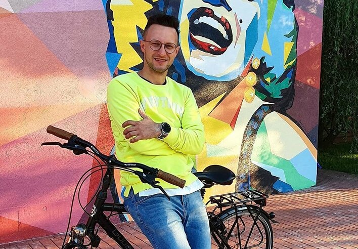 Gwiazdor disco polo przyznał się do romansu!? Wpis zmroził internautów! 