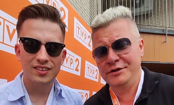 Gwiazdor disco polo rozkochał fanów występem w TVP2! Dał niezłe show!