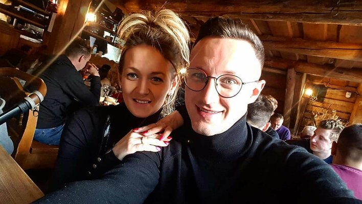 Gwiazdor disco polo spędza wyjątkowe chwile z żoną. Zdjęcie potwierdza ich niezwykłą relację. 