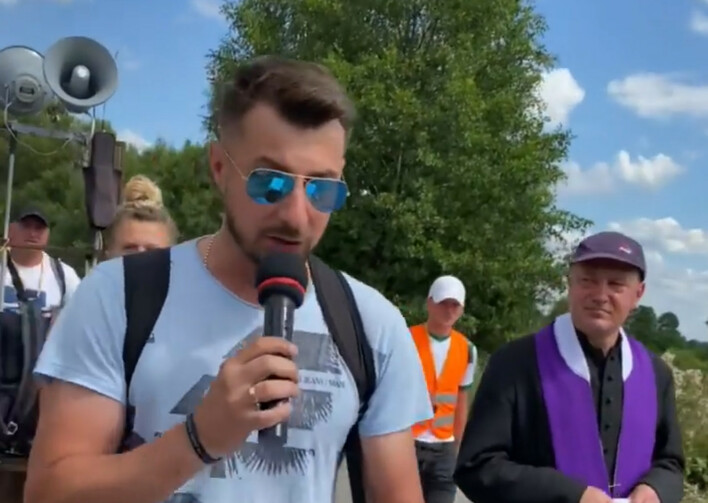 Szok! Piosenka Zenona Martyniuka HITEM PIELGRZYMKI! Zobaczcie jak śpiewa gwiazdor disco polo | VIDEO