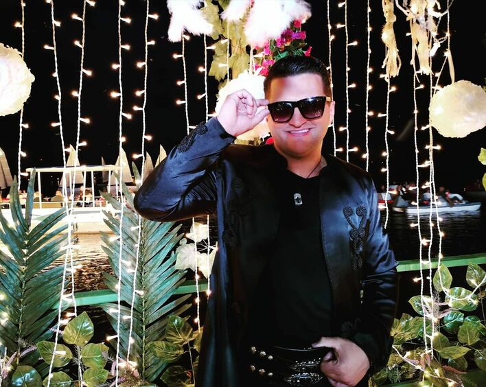 Gwiazdor disco polo stworzył wyjątkowe gadżety dla fanów, które rozchodzą się jak świeże bułeczki!