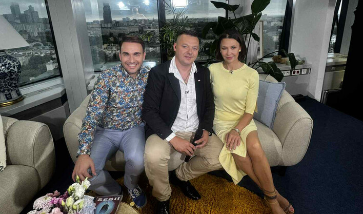 Gwiazdor disco polo w telewizji Republika! Ta telewizja ostatnio mocno wspiera muzykę taneczną!