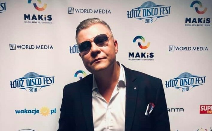 Wokalista disco polo ofiarą oszustów?! Chciał sprzedać auto, ale wyszło inaczej! 