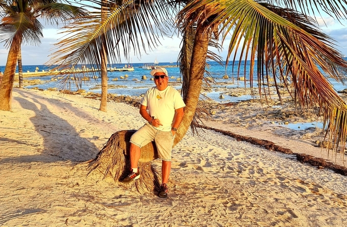 Gwiazdor disco polo wyleciał do Meksyku! Michał Jeleń - Junior napisał tam tekst do nowej piosenki! Jakiej?!