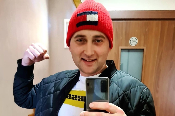 Gwiazdor disco polo zachwycony nowym treningiem! Wie, jak podczas serwisu przeciwnika można wejść mu w nogi!