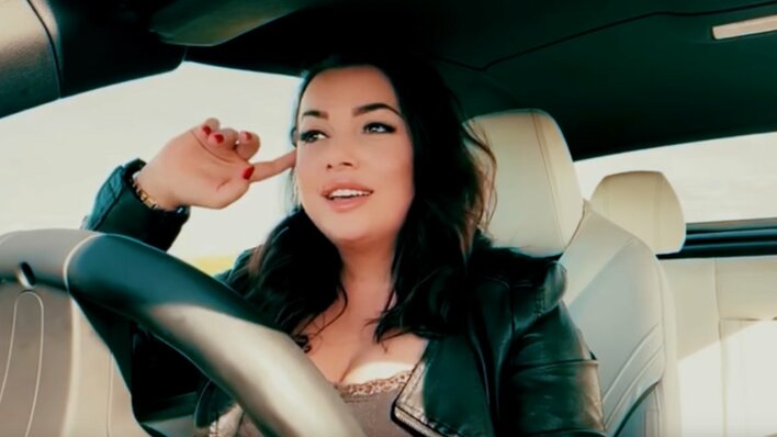 Gwiazdor disco polo zaskoczył wszystkich! Artysta wspomina bezgraniczną miłość do 18-sto latki!