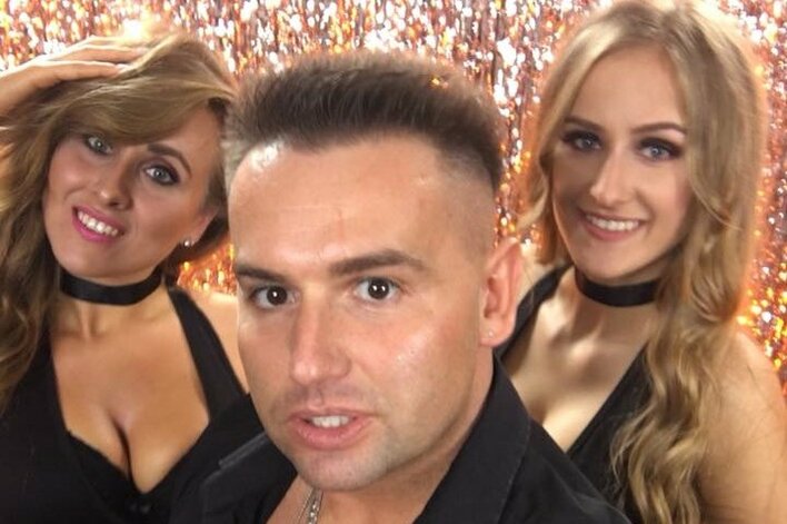 Gwiazdor disco polo zgarnia wszystko! 20 milionów na jego koncie!