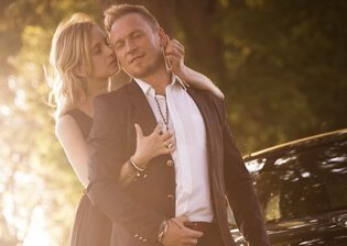 Gwiazdor disco polo udostępnił nagie zdjęcie z żoną! Są w intymnym uścisku! 