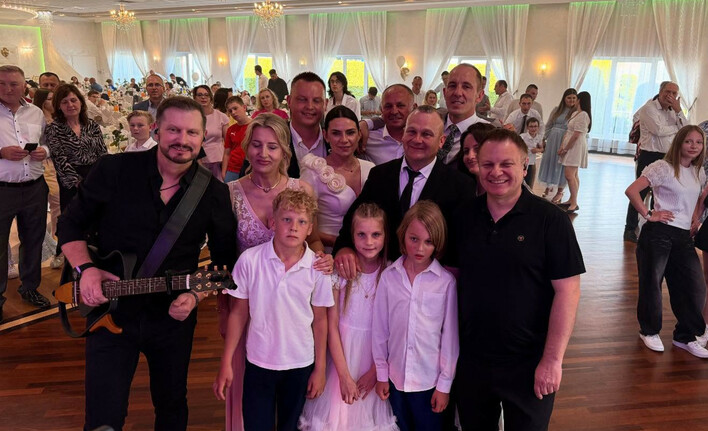 Gwiazdy disco polo na komunii?! Classic wystąpili na prywatnej imprezie – internauci przecierają oczy