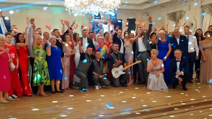 Gwiazdy disco polo na weselu! Zobaczcie genialny występ zespołu Playboys na żywo | VIDEO