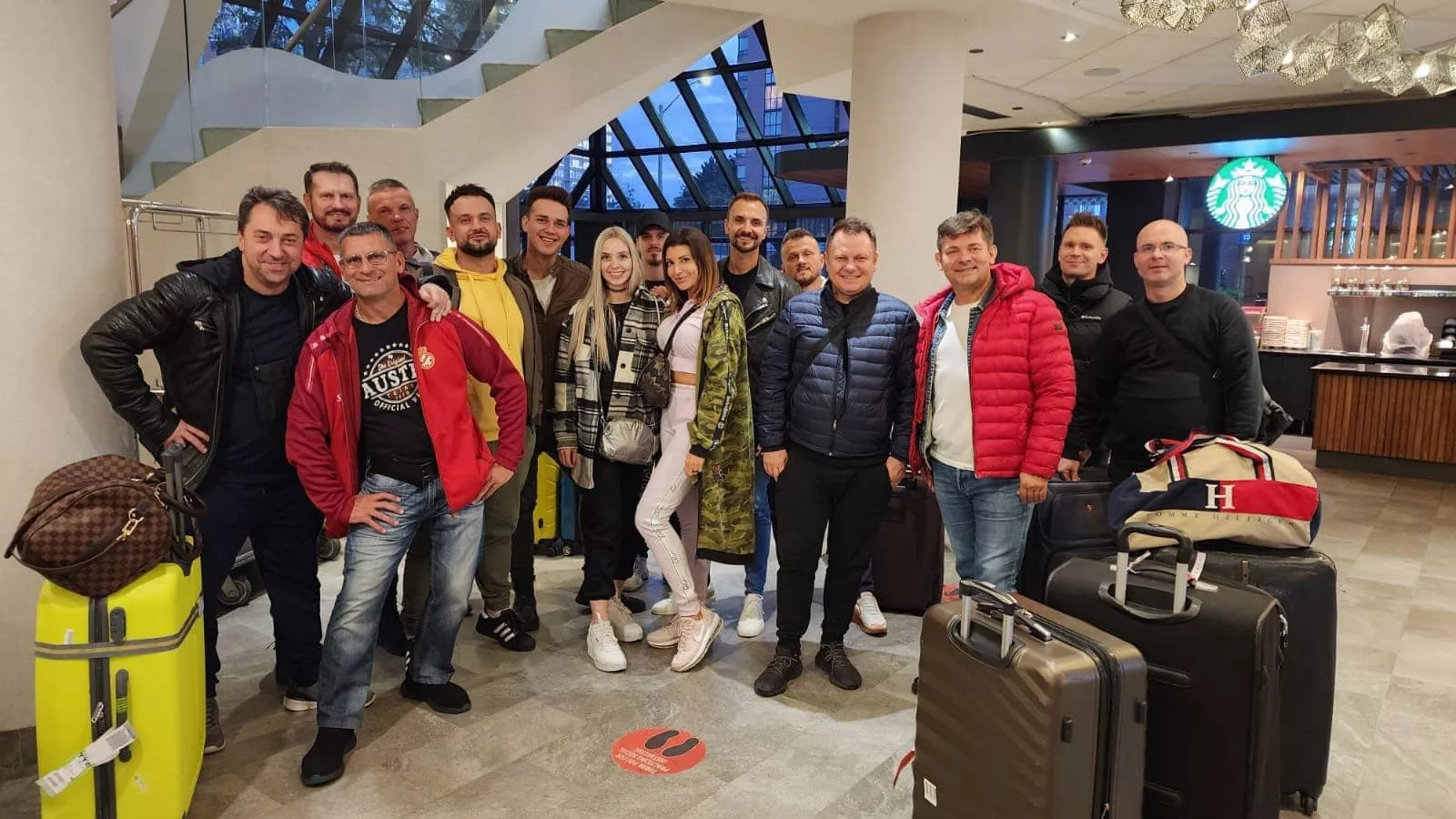 Gwiazdy disco polo opuściły Polskę! Wśród nich Zenon Martyniuk, Marcin Miller, Top Girls, Classic, Luka Rosi, Maciej Smoliński