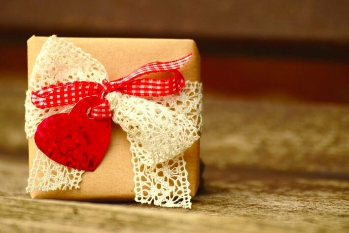 Gwiazdy disco polo otrzymują tajemnicze paczki! Ich zawartość budzi zainteresowanie!