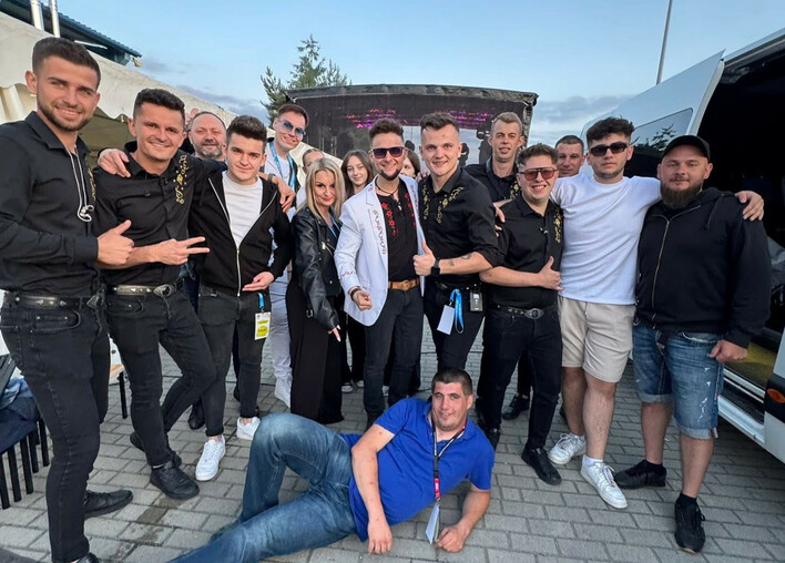 Historyczne spotkanie po Disco Star! Zespół Roy i Max z Jankowej razem na scenie z utworem ”Takiego Janicka”

