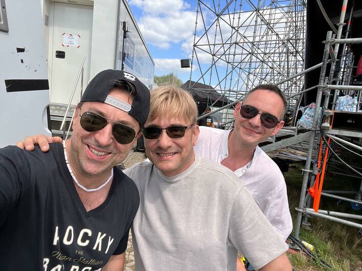 Historyczne spotkanie uwielbianych gwiazdorów disco polo! Marcin Miller i grupa Top One ponownie razem na jednej scenie!