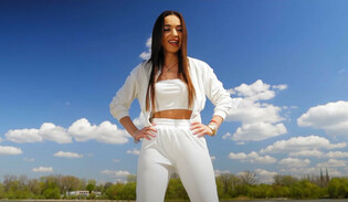 HIT disco polo, który Ciebie porwie! Midix zaskakuje kolejnym przebojem - Dziewczyna z tik tok-a! 