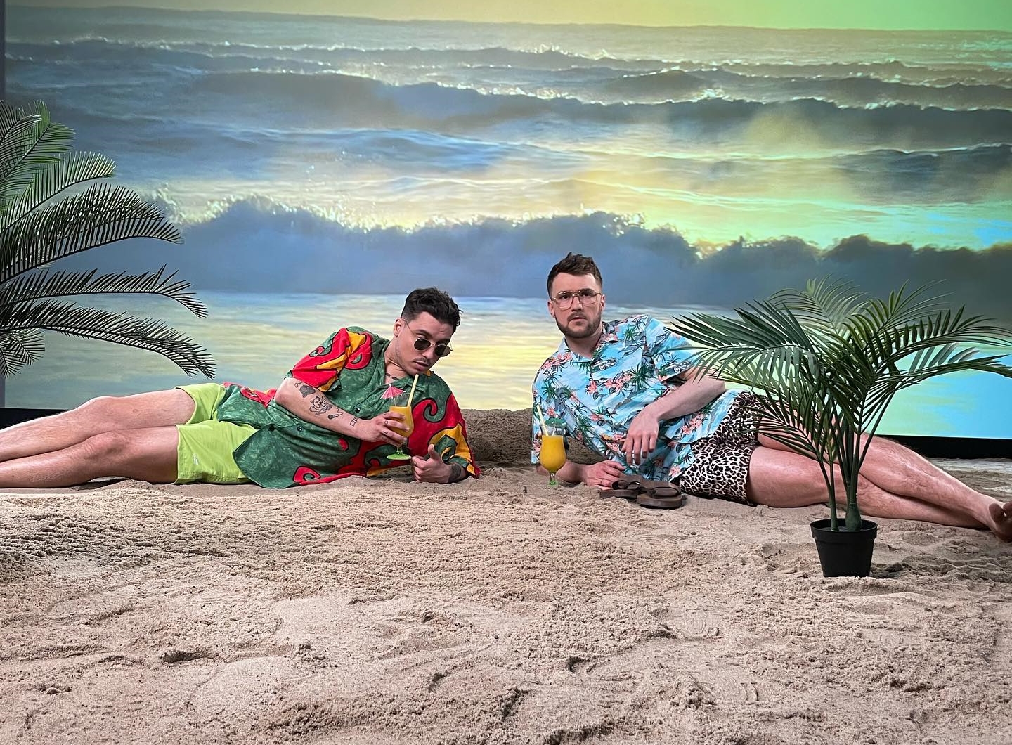 HOT NEWS! MiłyPan i Defis łączą siły w nowym singlu 'Madagaskar'. Czy to najbardziej wyczekiwana piosenka roku? Zobacz VIDEO