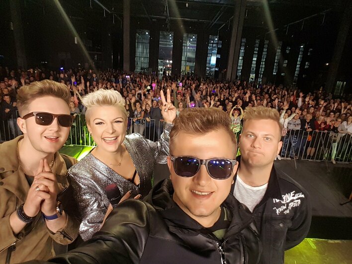 Huczna impreza z tortem! Piękni i Młodzi świętowali urodziny Dawida w klubie! VIDEO