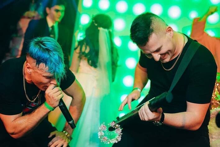 Huczne urodziny klawiszowca z zespołu Skolim! Patryk Jerzak rzuca fanom wyzwanie!