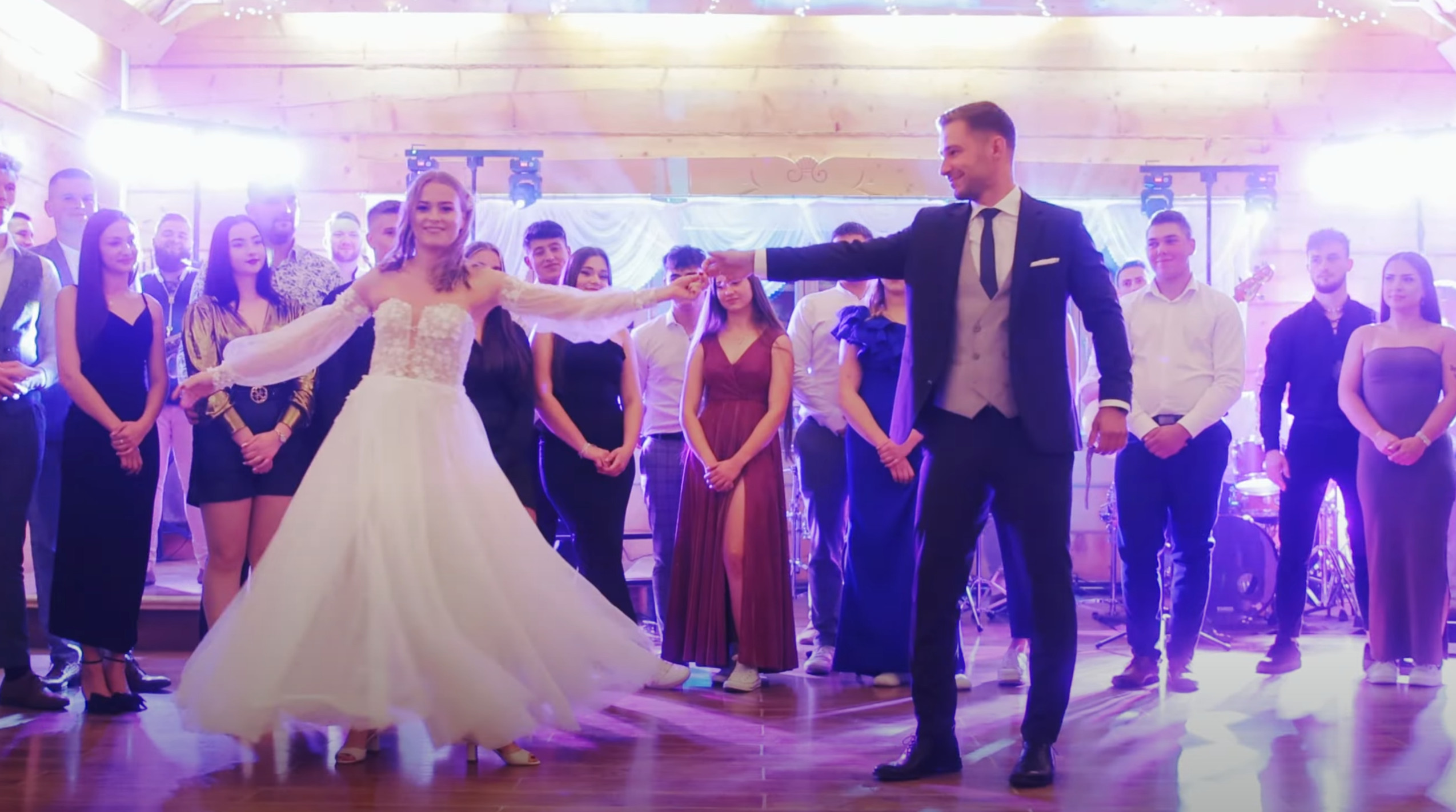 Ile naprawdę kosztuje gwiazda disco polo na weselu? Te kwoty was zaskoczą