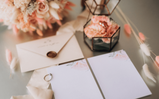 Ile włożyć do koperty na weselu w 2023 roku?! Myślicie, że to odpowiednie kwoty?!