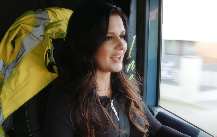 Utalentowana wokalistka Iness rozbija TYM bank w Disco Polo?! Takie LICZBY pojawiły się na Jej koncie! Fani zachwyceni „Ogień na tłoki