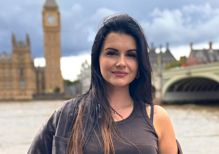 Iness z disco polo w nocy na mrozie i w pyle zboża. Tak wygląda jej życie poza sceną