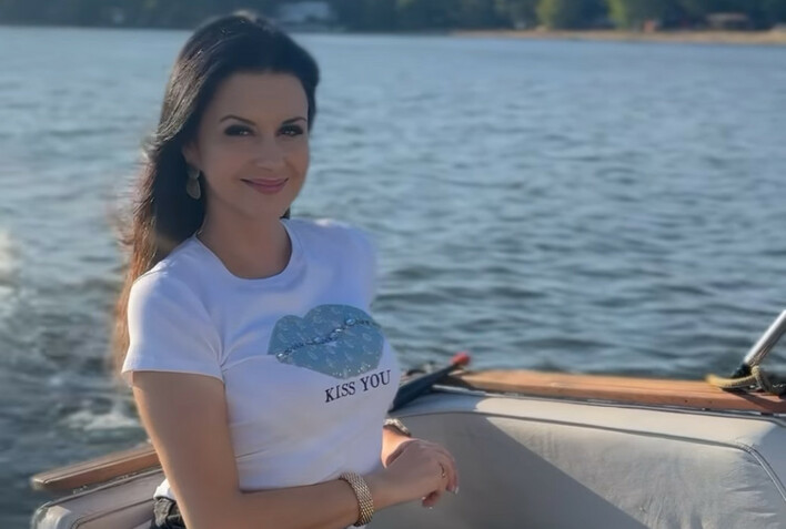 Wokalistka disco polo wygrzewa się na motorówce! VIDEO podbija sieć! WOW! Tak Iness spędza czas poza studiem! 