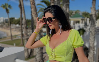 Iness znów na ustach wszystkich. Ogromny dekolt na pierwszym planie!