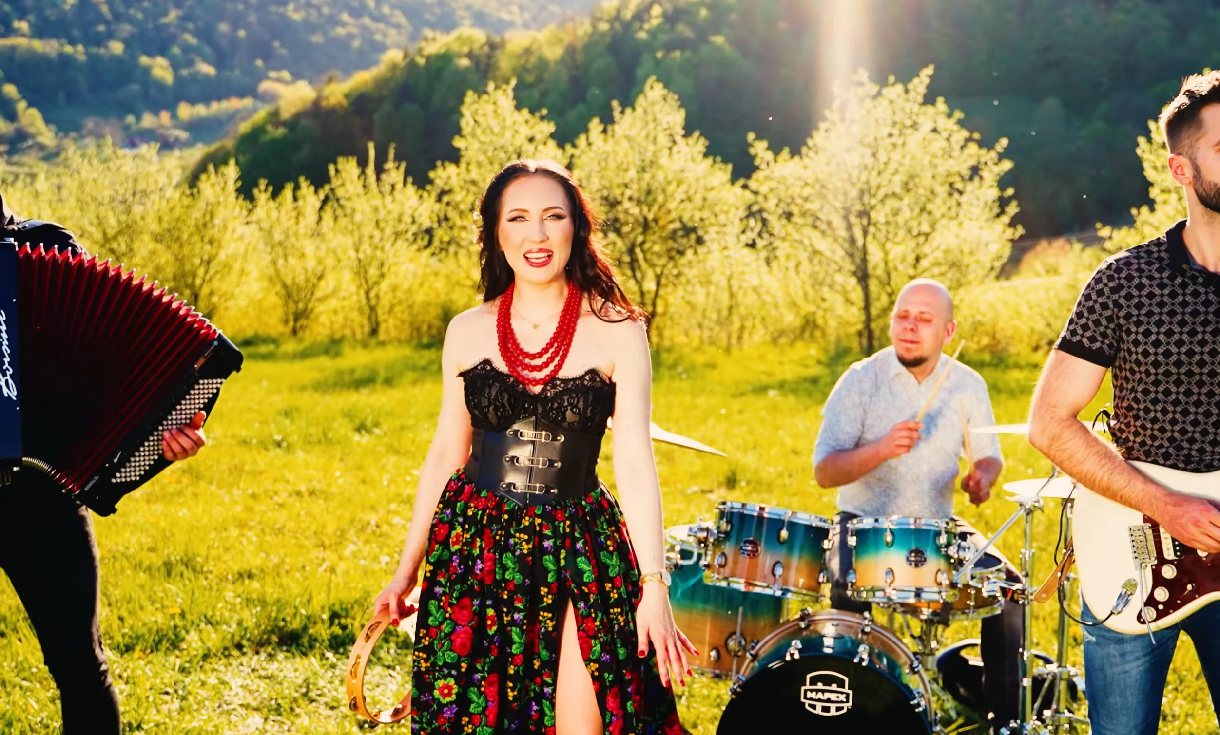 Iwona Cichoń „Nie daleko młyna" nowość disco folk już dostępna!