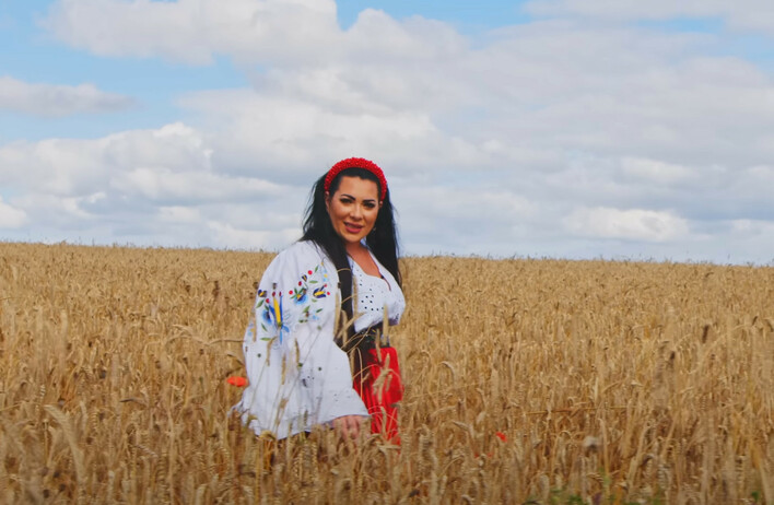 „Ja chcę hektara” szturmem podbija sieć! Kaszubska Influencerka staje się gwiazdą lata 2025