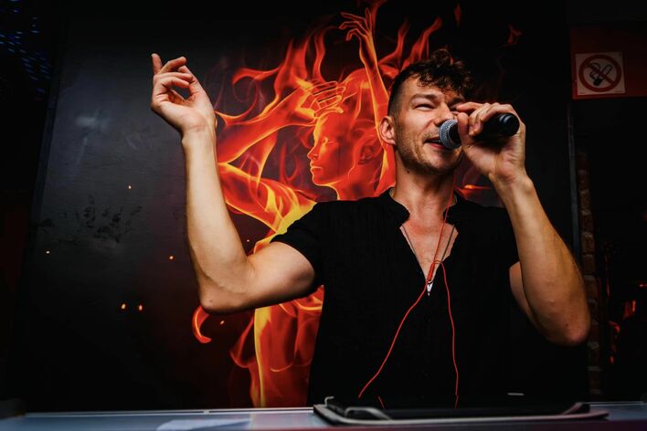 Podbije tym rynek muzyczny?! Jacek Dworakowski szykuje NIESPODZIANKĘ dla fanów disco polo! 
