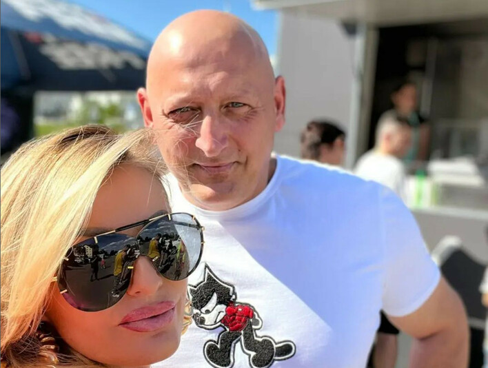 Jacek z „Królowych życia„ wystąpił w teledysku disco polo! Jego rola była epicka