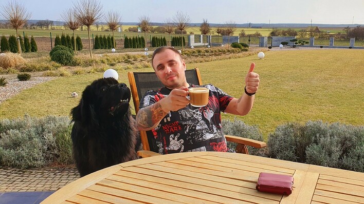 Tak mieszka Paweł Dudek Czadoman! Gwiazdor disco polo pławi się w luksusach?! Strefa relaksu i rondo na podwórku!